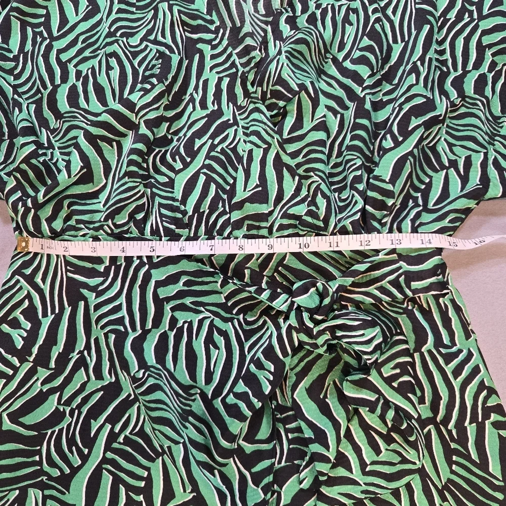 Michael Kors Green and‎ Black Leaf Print Wrap Dress Size Medium